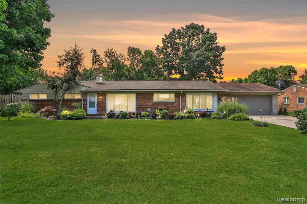 Walled Lake, MI 48390,1766 Ashstan Drive