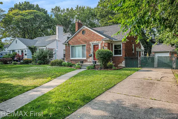 Grosse Pointe Woods, MI 48236,1070 Hampton Road