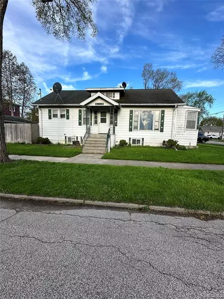 2341 N Clinton Street, Saginaw, MI 48602