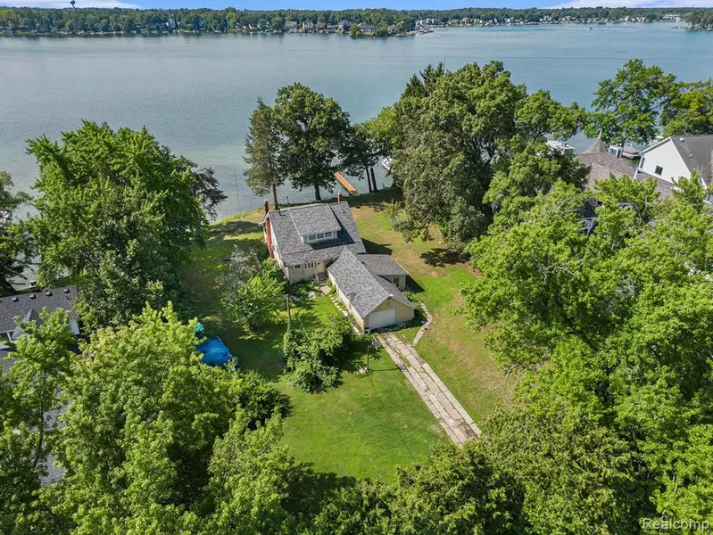 7275 Locklin, West Bloomfield, MI 48324