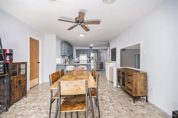 Saint Clair Shores, MI 48081,21136 E 12 Mile Road