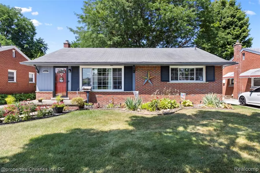 6561 Hawthorne Street, Garden City, MI