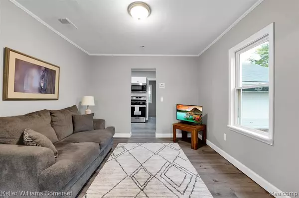 Saint Clair Shores, MI 48082,22937 Detour Street