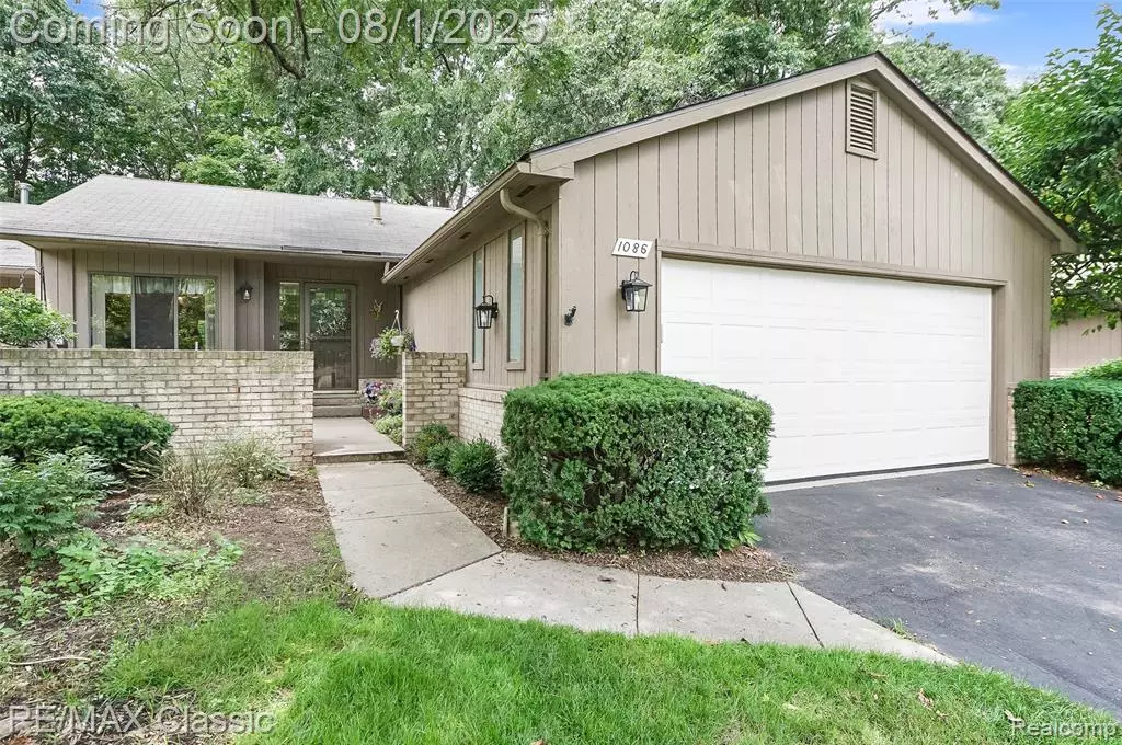Waterford, MI 48327,1086 Oak Pointe Drive