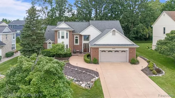 24525 Ridgeview Drive, Farmington Hills, MI 48336