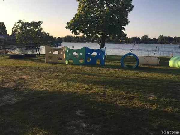 Waterford, MI,3703 BREAKER Street