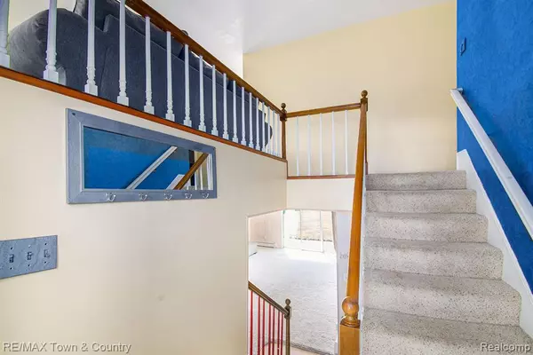 Flushing, MI 48433,163 N Elms Road
