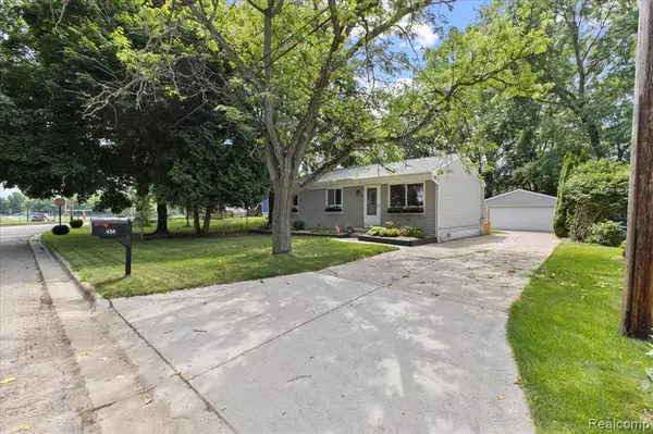 Holly, MI 48442,436 Hastings Street