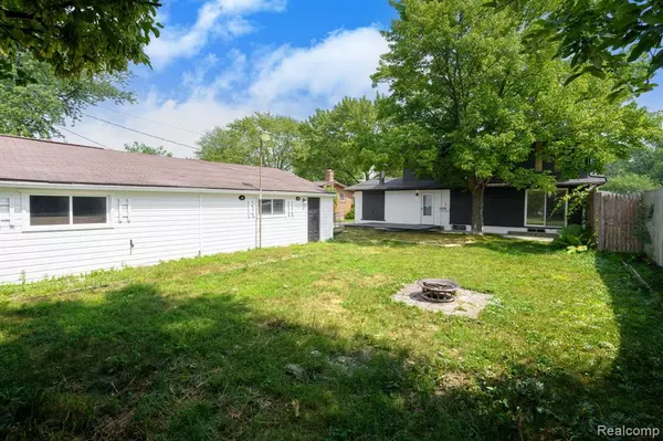 Sterling Heights, MI 48314,11357 ERDMANN road