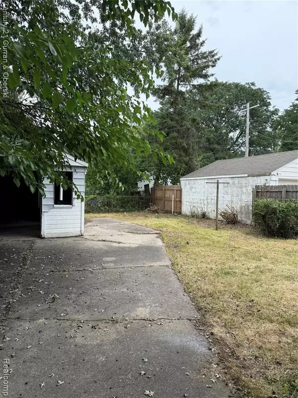 Detroit, MI 48205,16045 Edmore Drive