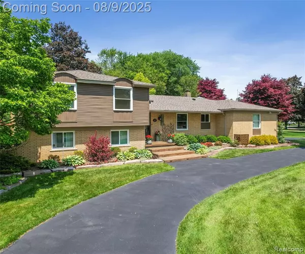 32002 Cambridge Street, Livonia, MI 48154
