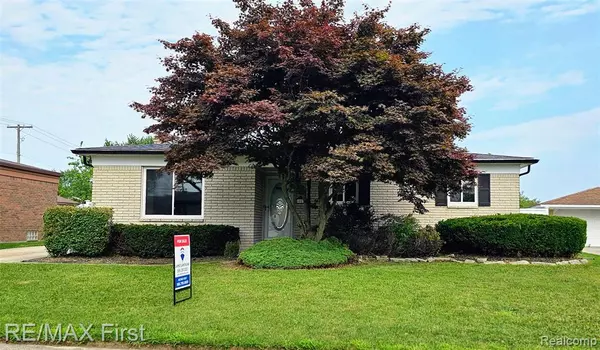 40034 Kristen Drive, Sterling Heights, MI 48310