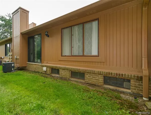 Rochester Hills, MI 48307,2162 London Bridge Drive