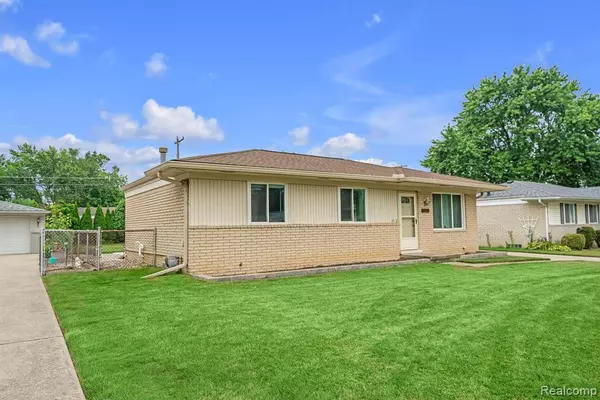 Clinton Twp, MI 48035,18576 Matthew Drive