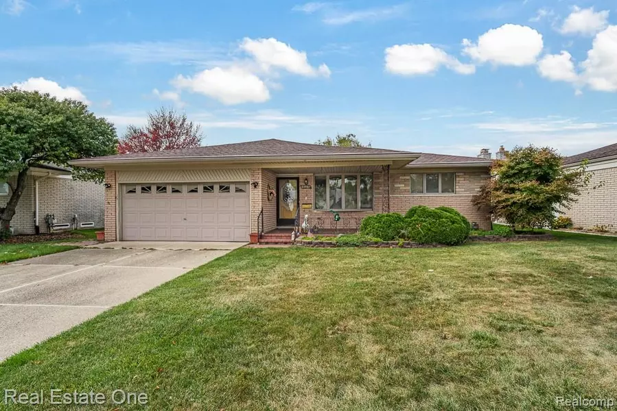33487 Mina Drive, Sterling Heights, MI 48312