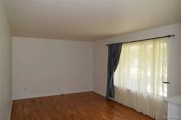 Flint, MI 48532,1362 Heathercrest Drive