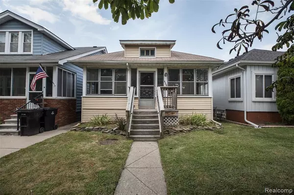 134 Perry Place, Wyandotte, MI 48192