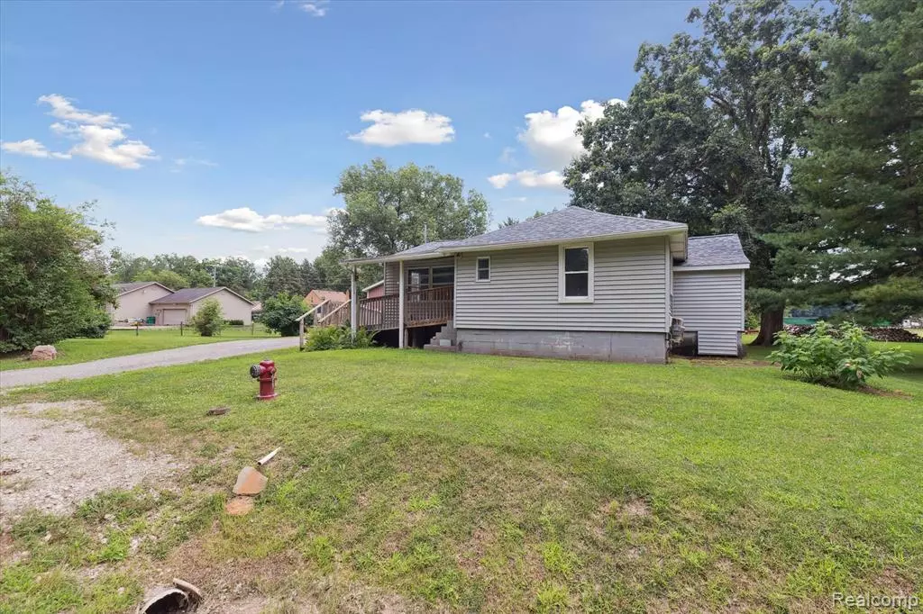 New Boston, MI 48164,37801 Ash Road
