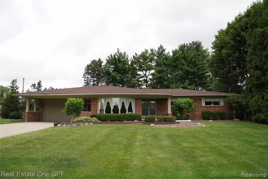 2116 Wayward Drive, Rochester Hills, MI 48309