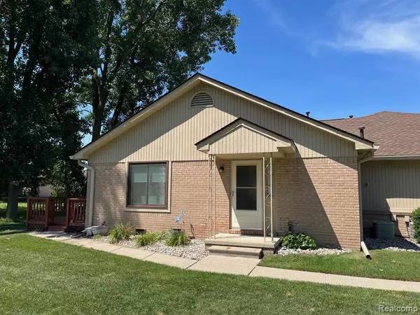 19238 Angela Court, Roseville, MI 48066
