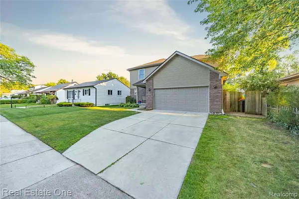 Saint Clair Shores, MI 48080,22020 Lange Street