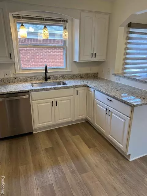 Allen Park, MI 48101,8488 Becker Avenue Avenue