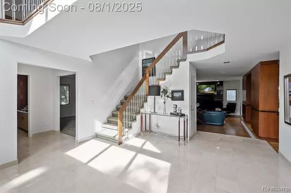 Bloomfield Hills, MI 48302,1900 Seminole Court