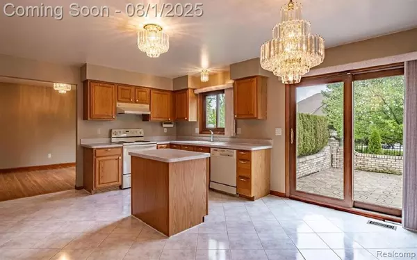 Shelby Twp, MI 48315,47630 Robins Nest Drive