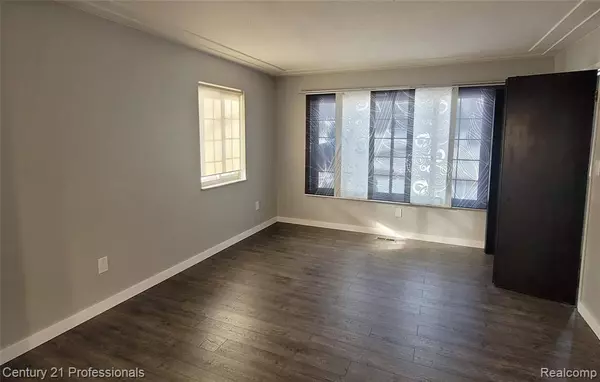 Troy, MI 48098,575 Troyvally Street