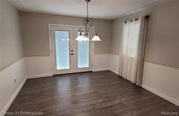 Troy, MI 48098,575 Troyvally Street