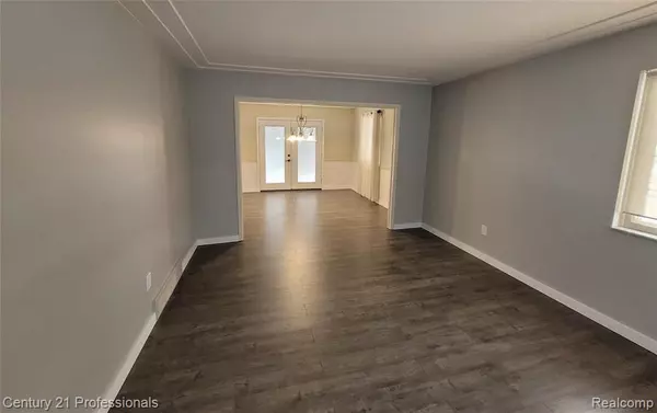 Troy, MI 48098,575 Troyvally Street