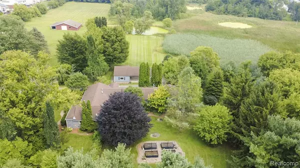 26566 Pontiac Trail, South Lyon, MI 48178