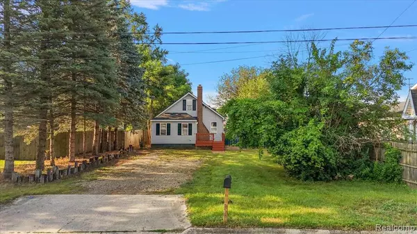 Holly, MI 48442,108 Oakwood Street