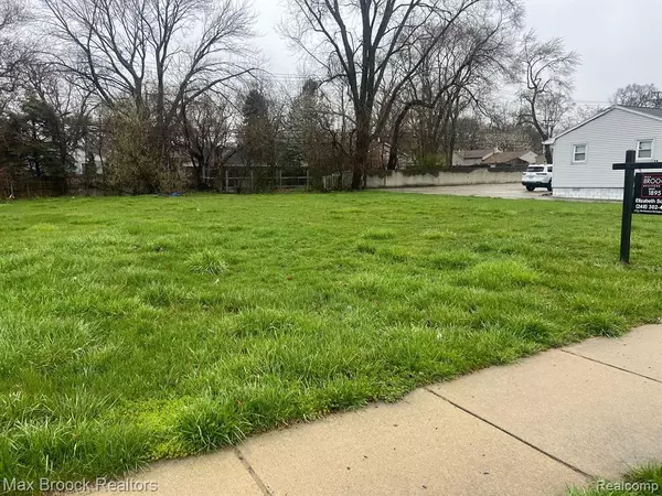 Troy, MI 48083,000 Maple