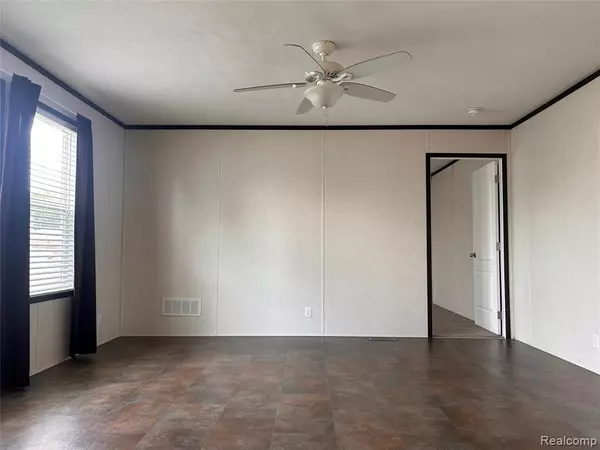 Troy, MI 48083,2084 Pauline Drive