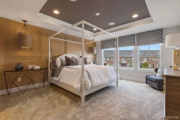 Ann Arbor, MI 48103,347 HONEY TREE Way