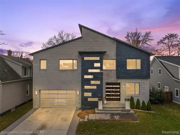 211 N Washington Avenue, Royal Oak, MI 48067