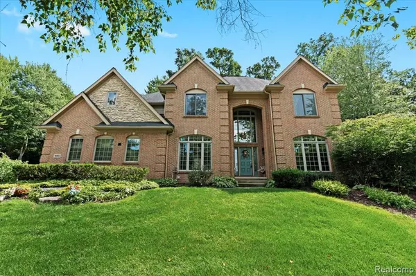 Highland, MI,1665 GLENEAGLES