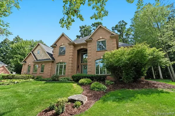 Highland, MI,1665 GLENEAGLES