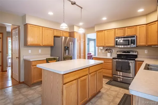Saline, MI 48176,597 Cardigan Court