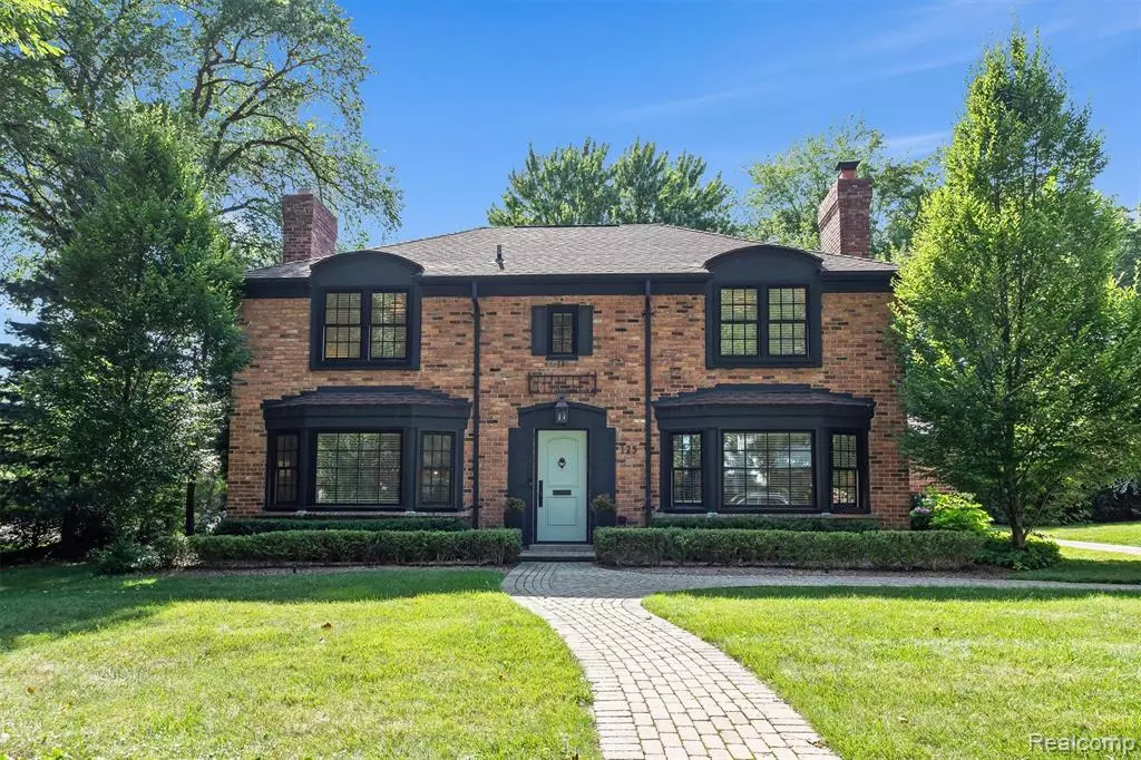 Bloomfield Hills, MI 48301,125 S Chewton Road