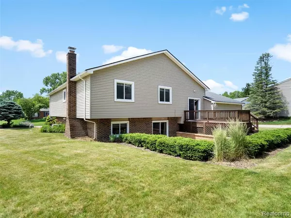 Rochester Hills, MI 48307,890 Darwin Place Court