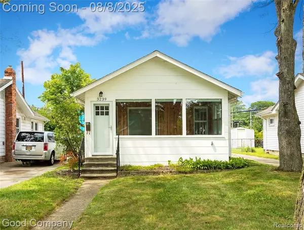 3239 McDowell Street, Fenton, MI 48220