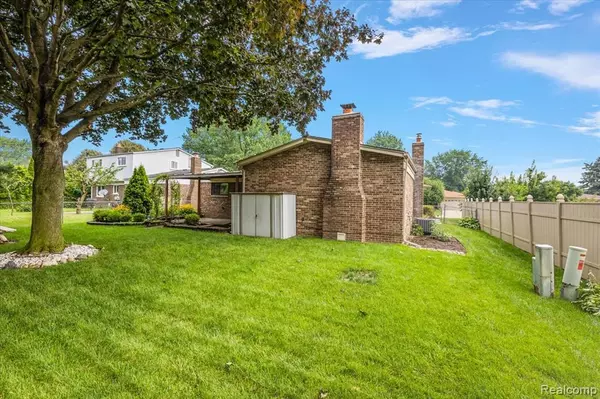Sterling Heights, MI 48310,39327 Timberlane Drive