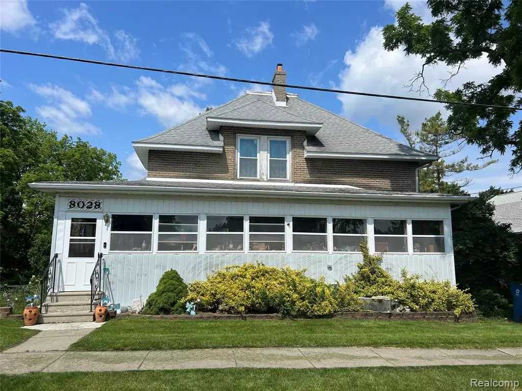 Goodrich Vlg, MI,8028 Clarence Street