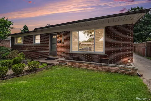 24472 Beierman Avenue, Warren, MI 48091
