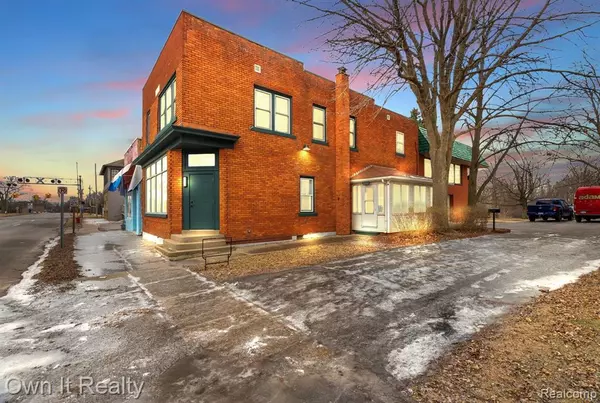 22421 HURON RIVER Drive, Rockwood, MI