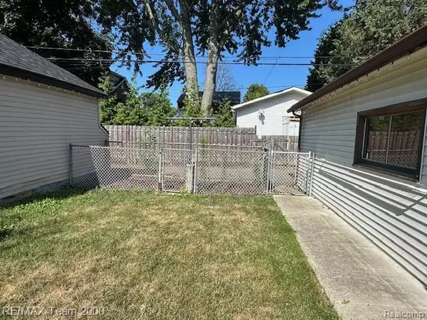 Grosse Pointe Park, MI 48230,1032 Beaconsfield Avenue