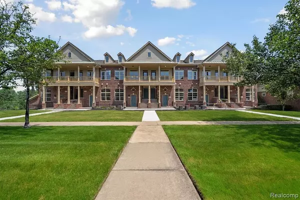 449 Village Drive, Walled Lake, MI 48390