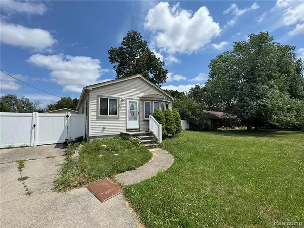 15345 Jackson Street, Taylor, MI
